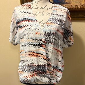 Trouve Cross over snap close low v back v-neck abstract Patterned Blouse